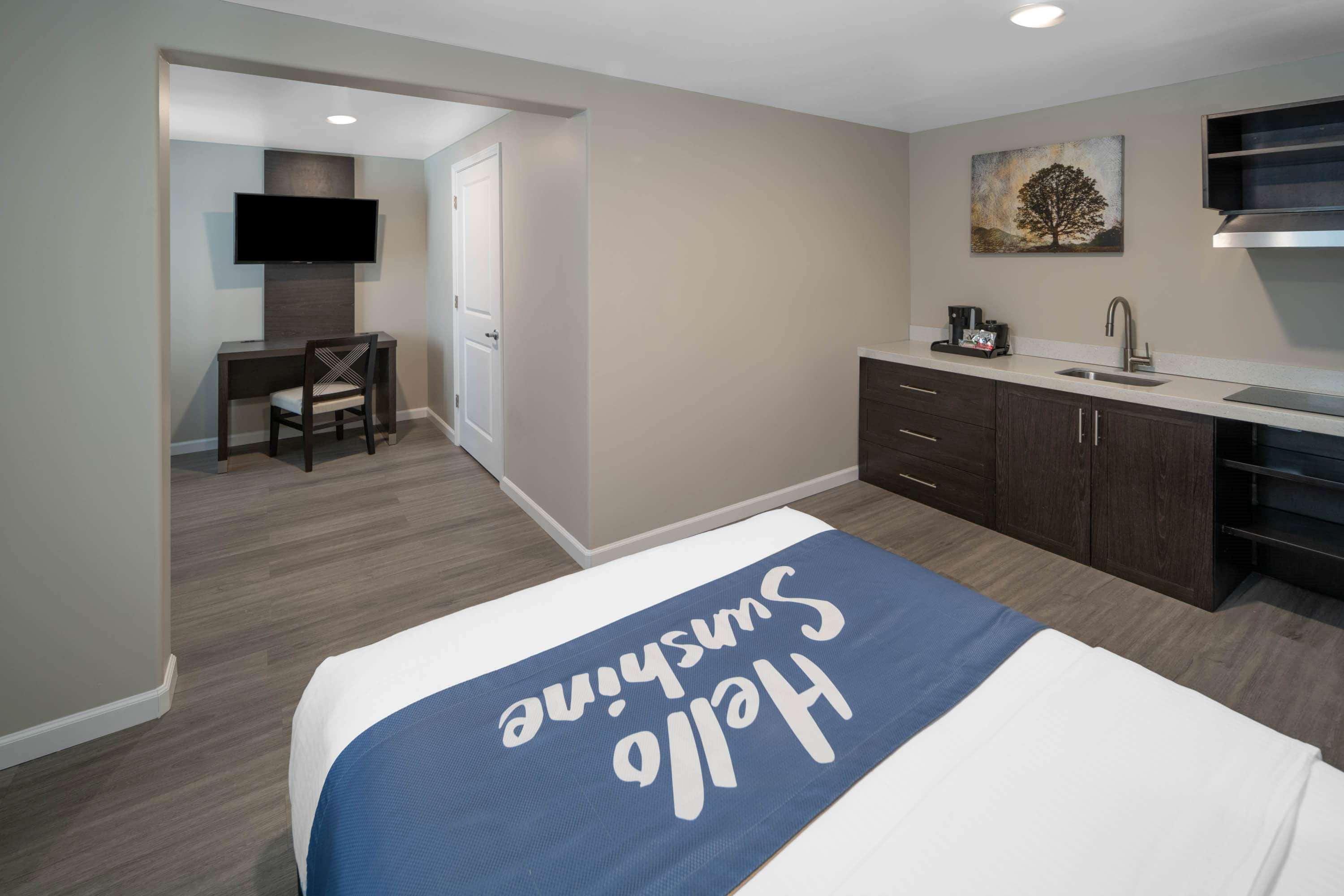 Days Inn By Wyndham Galt - Elk Grove South Esterno foto