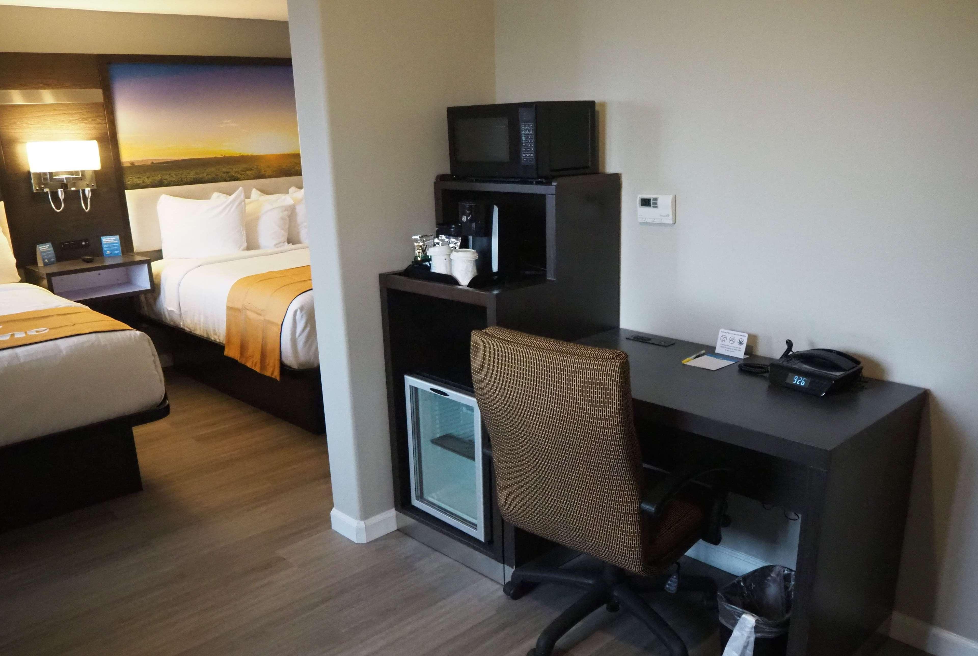 Days Inn By Wyndham Galt - Elk Grove South Esterno foto